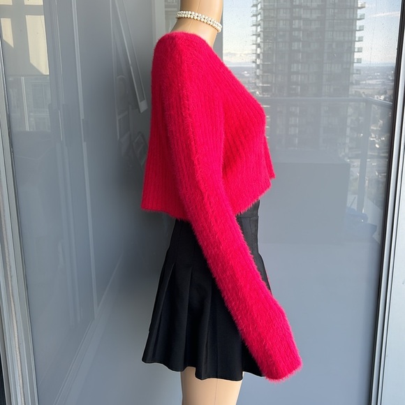 Urban Outfitters  Pink Fuzzy Sweater - Picture 4 of 11